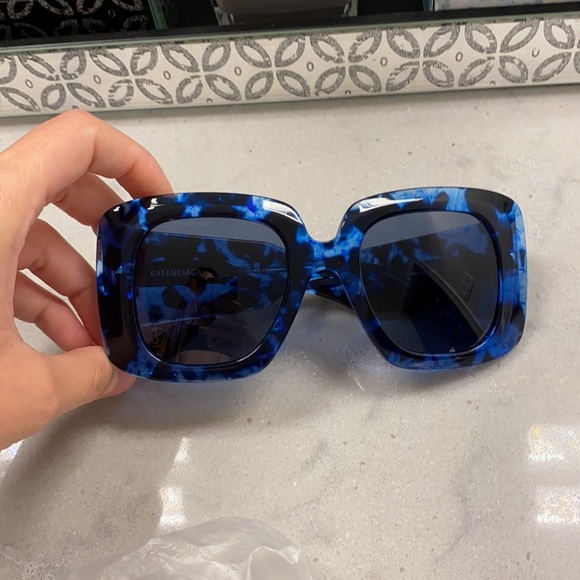 Balenciaga sunglasses - Picture 9 of 9